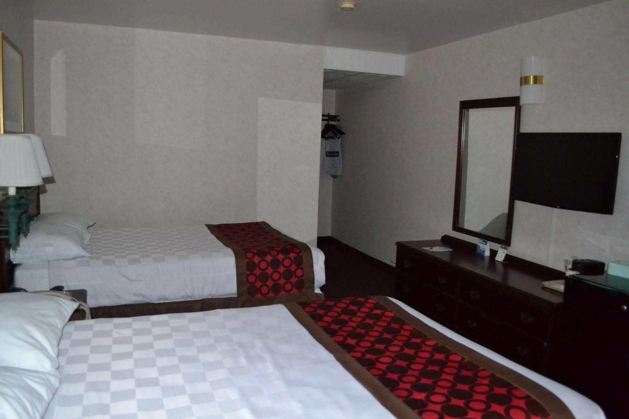Travelodge By Wyndham Niagara Falls - New York Екстериор снимка