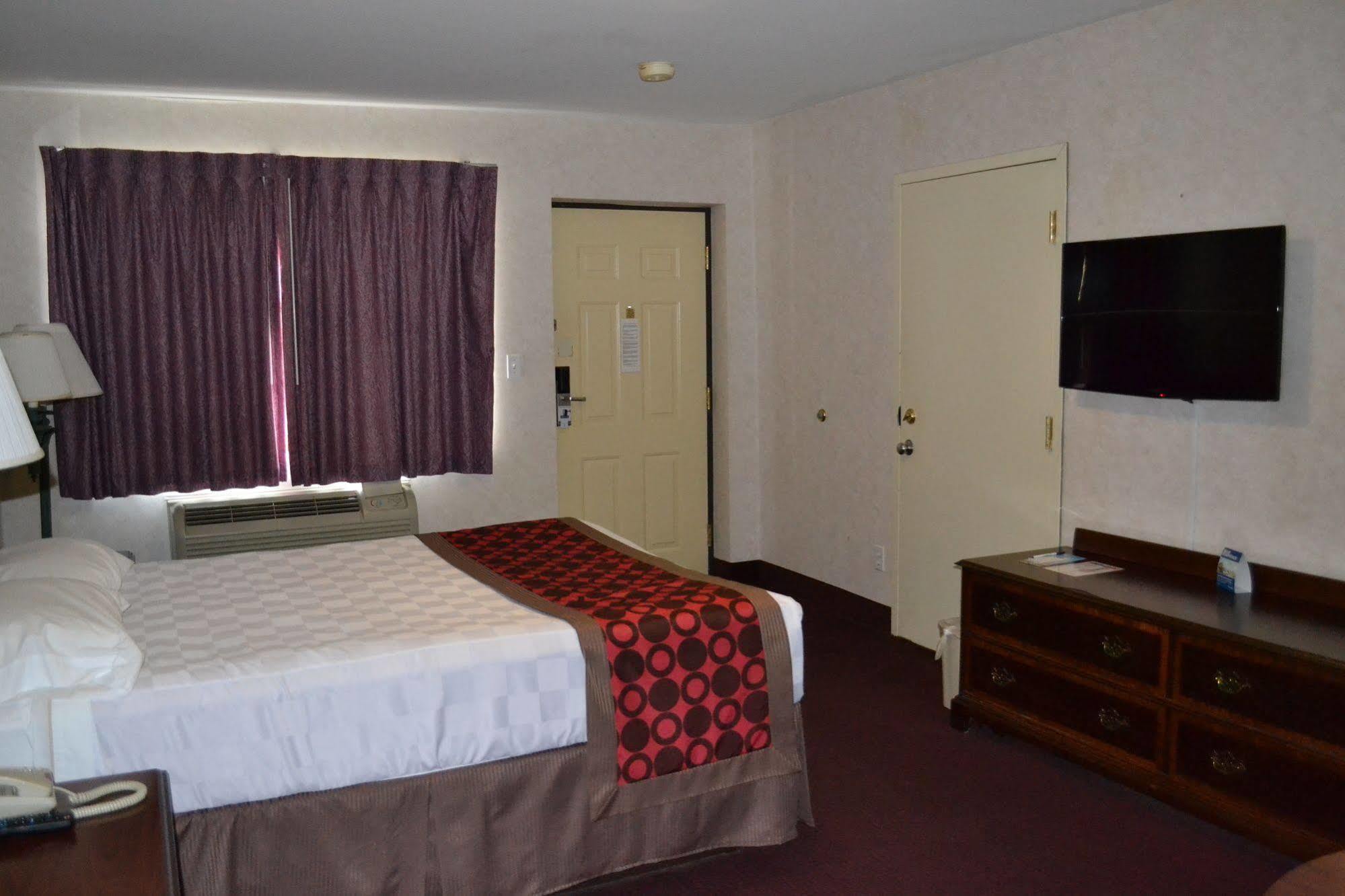Travelodge By Wyndham Niagara Falls - New York Екстериор снимка